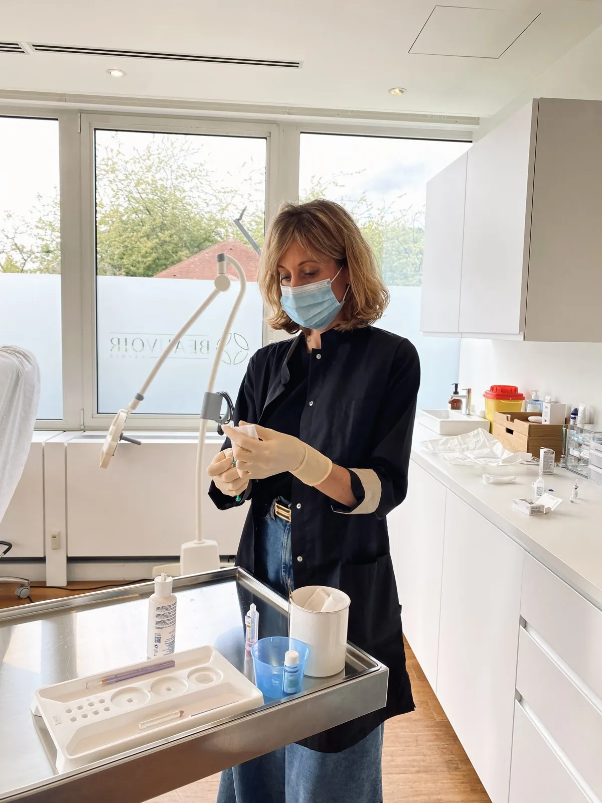 Préparation d'une injection régénérante — Beauvoir Clinic, Waterloo