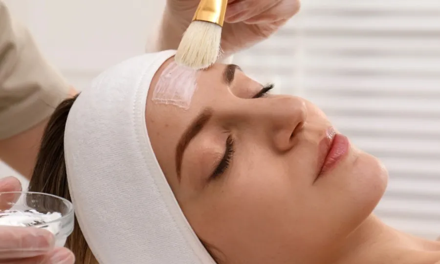 Peelings légers résultat éclat peau — Beauvoir Clinic, Waterloo