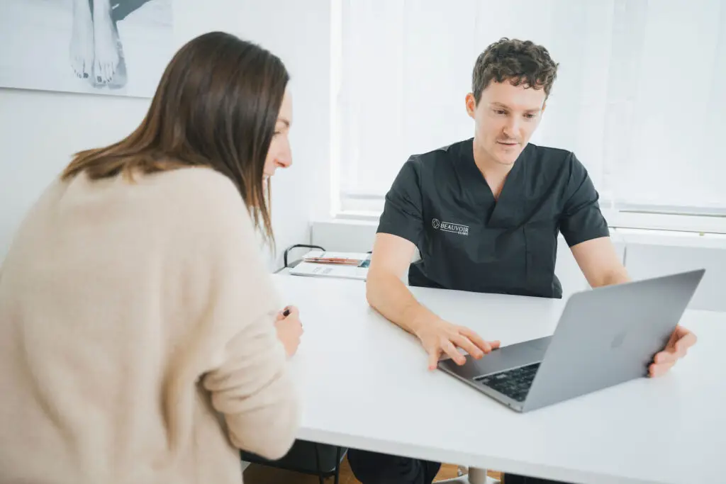 Consultation médicale dans un cabinet moderne